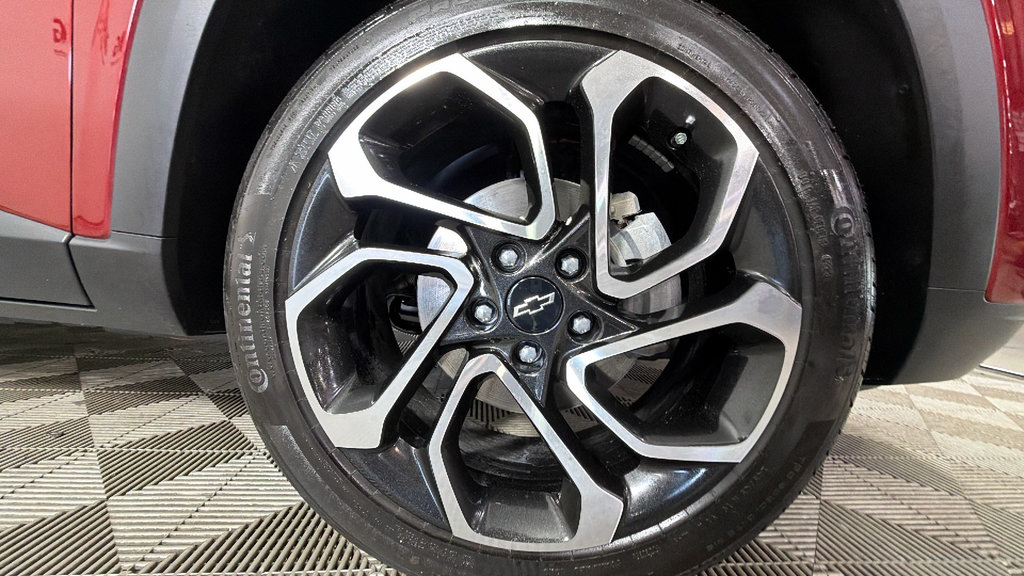 Certified 2024 Chevrolet Trax RS w/ Sunroof Package FWD image 38