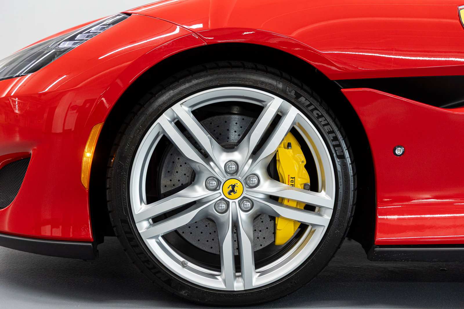 Used 2020 Ferrari Portofino RWD image 20