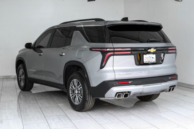 Used 2025 Chevrolet Traverse LT w/ LPO, Floor Liner Package FWD image 8