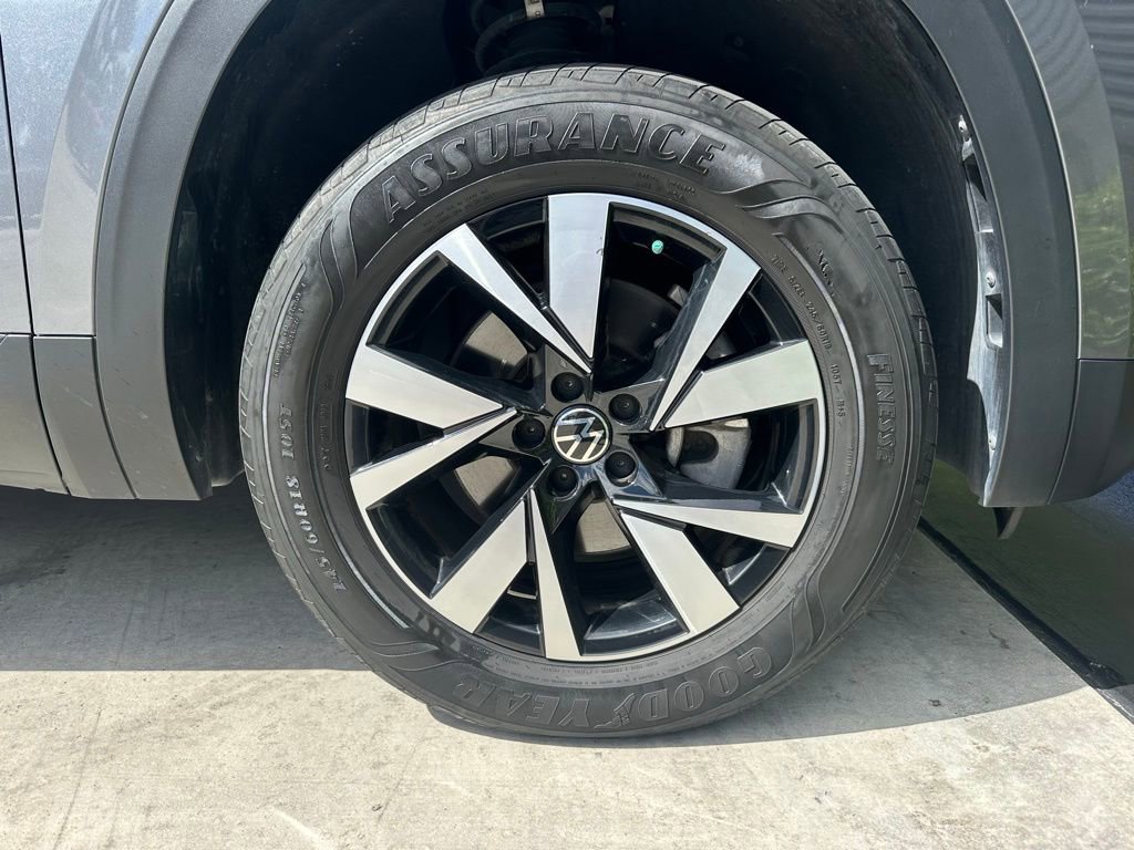 Used 2022 Volkswagen Atlas Cross Sport SE image 16