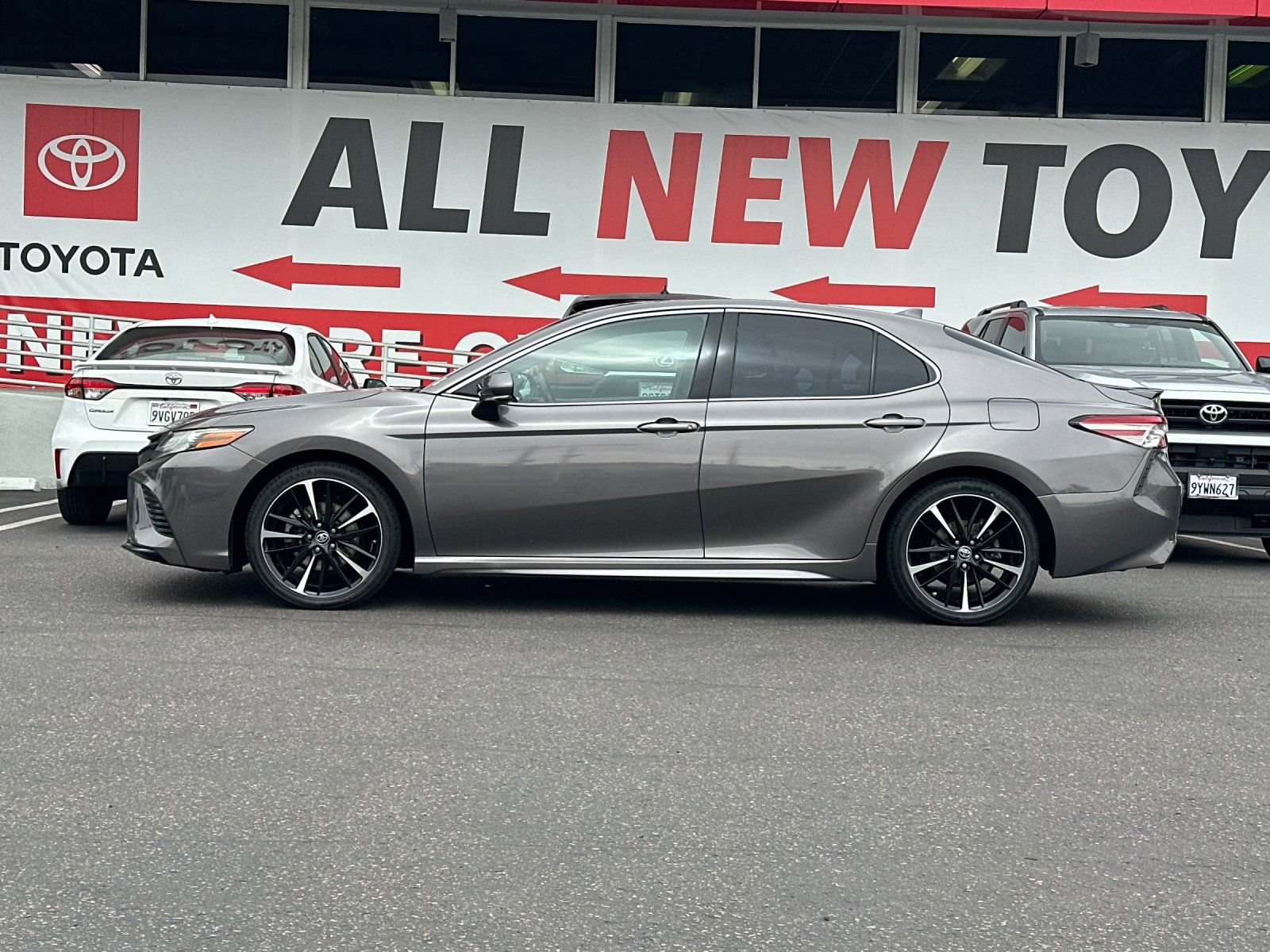 Used 2019 Toyota Camry XSE w/ Carpet Mat Package FWD image 2