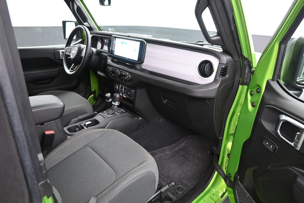 Used 2025 Jeep Wrangler Sport AWD/4WD image 26