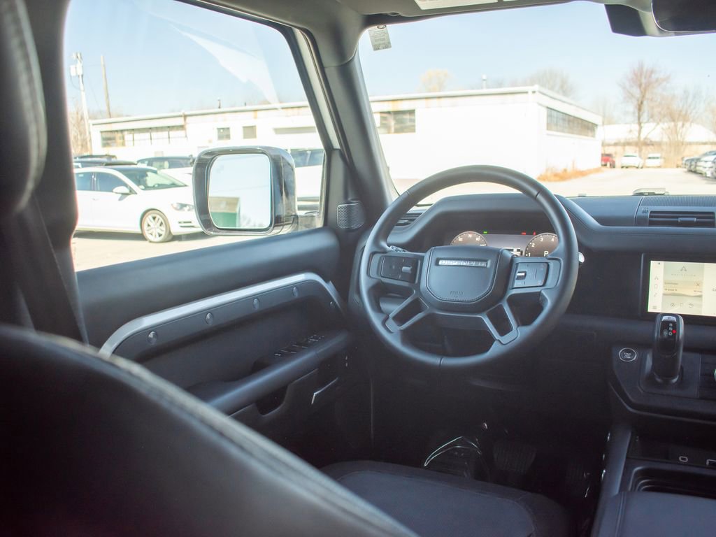 Used 2023 Land Rover Defender 110 X-Dynamic SE image 17