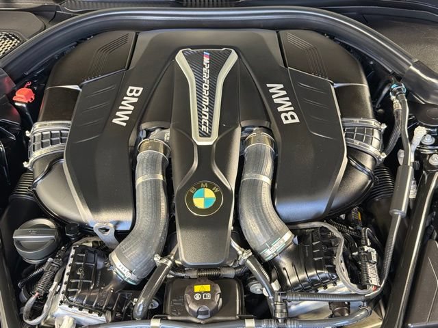 Used 2018 BMW M550i xDrive AWD/4WD image 35