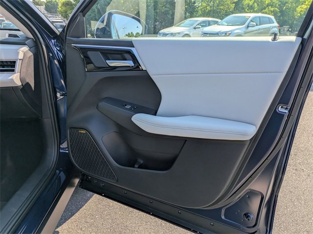 New 2025 Mitsubishi Outlander SE image 30