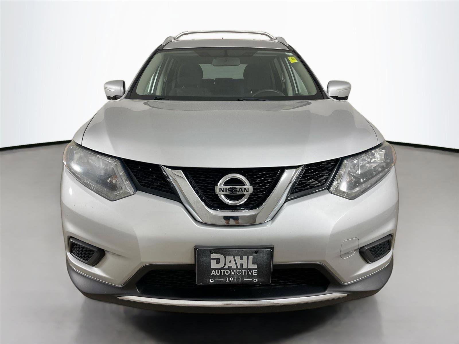 Used 2015 Nissan Rogue SV w/ SV Premium Package image 3