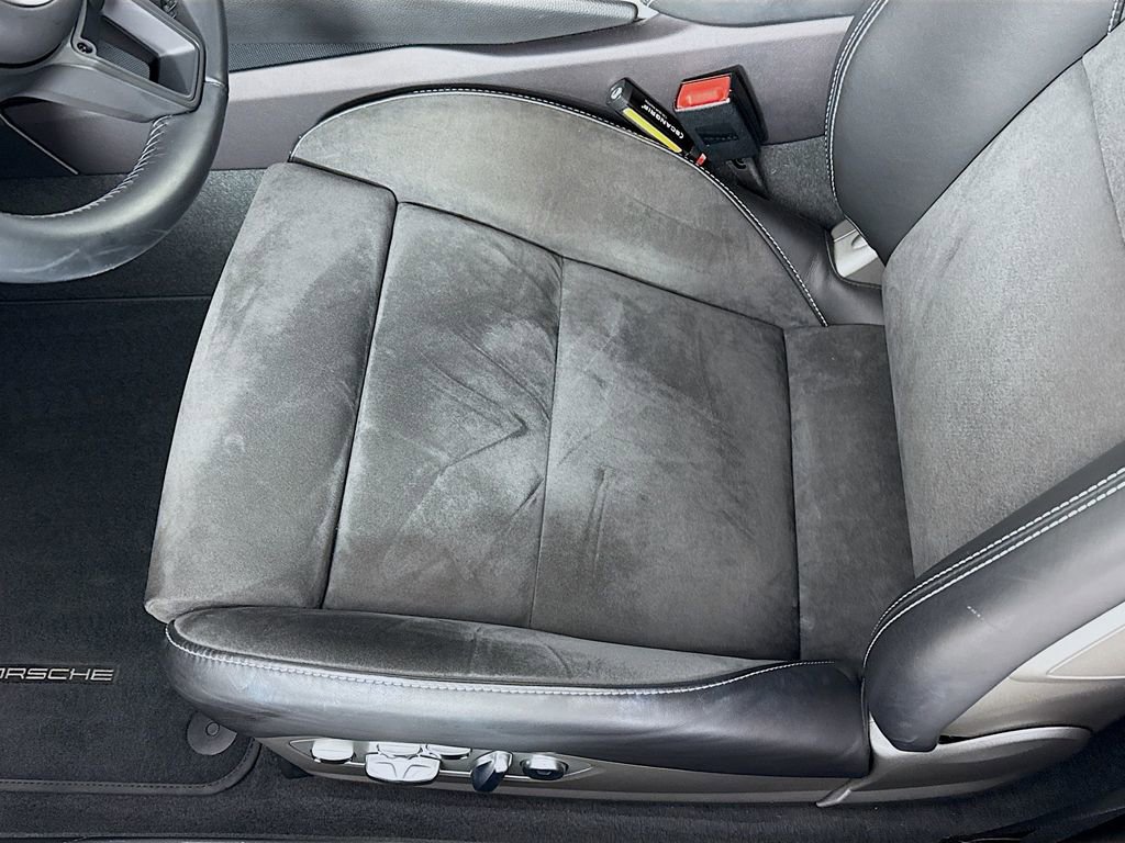 Used 2020 Porsche 718 Cayman GT4 image 17