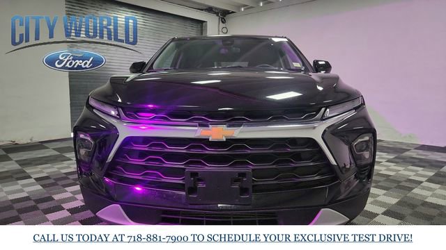 Used 2025 Chevrolet Blazer LT image 3