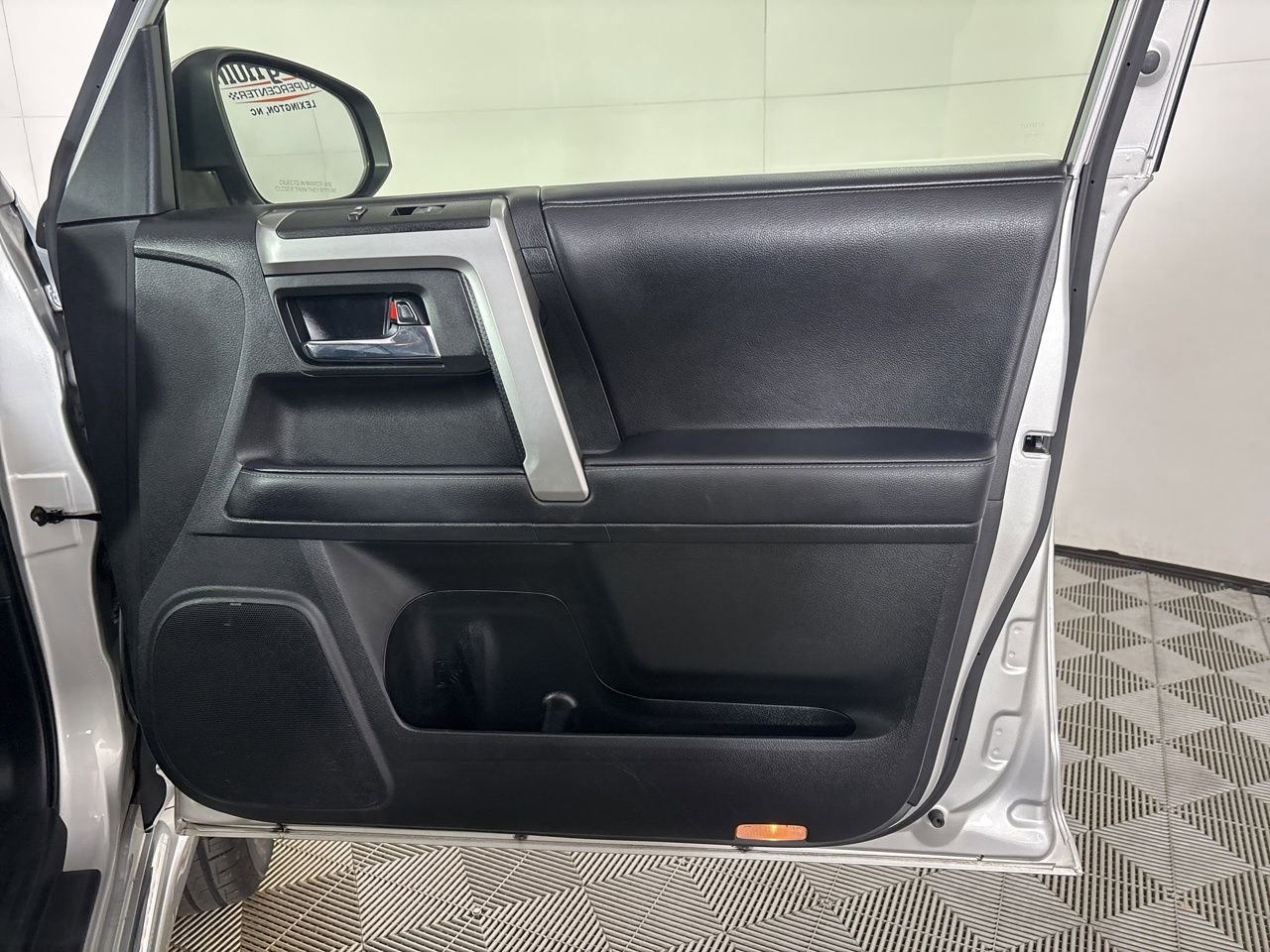 Used 2021 Toyota 4Runner Limited AWD/4WD image 30