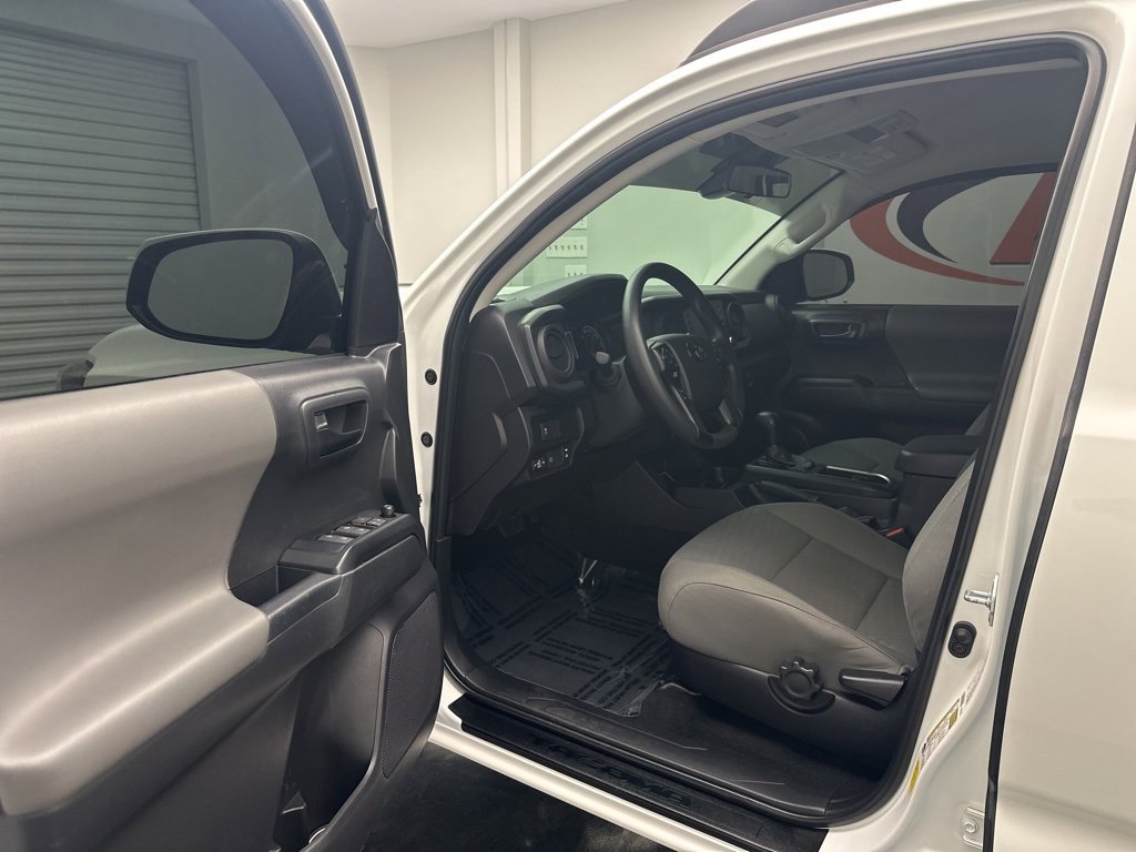 Used 2022 Toyota Tacoma SR image 5