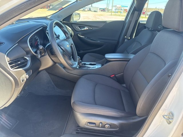 Used 2024 Chevrolet Malibu LT image 2