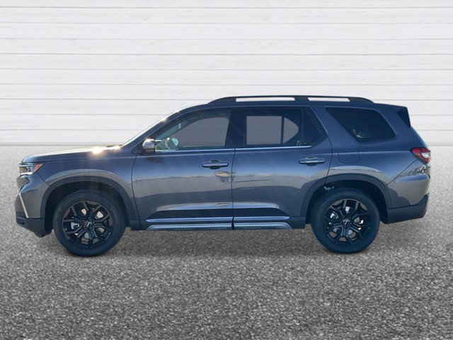 New 2025 Honda Pilot Touring image 2