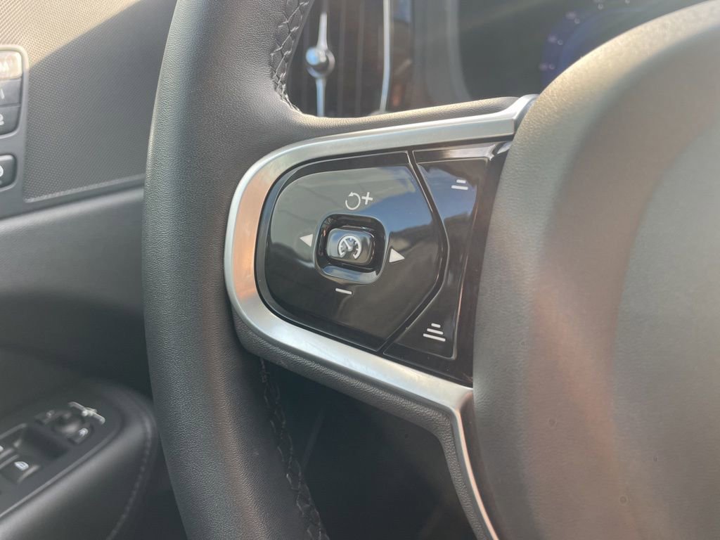 Certified 2023 Volvo XC60 B5 Plus w/ Climate Package image 38