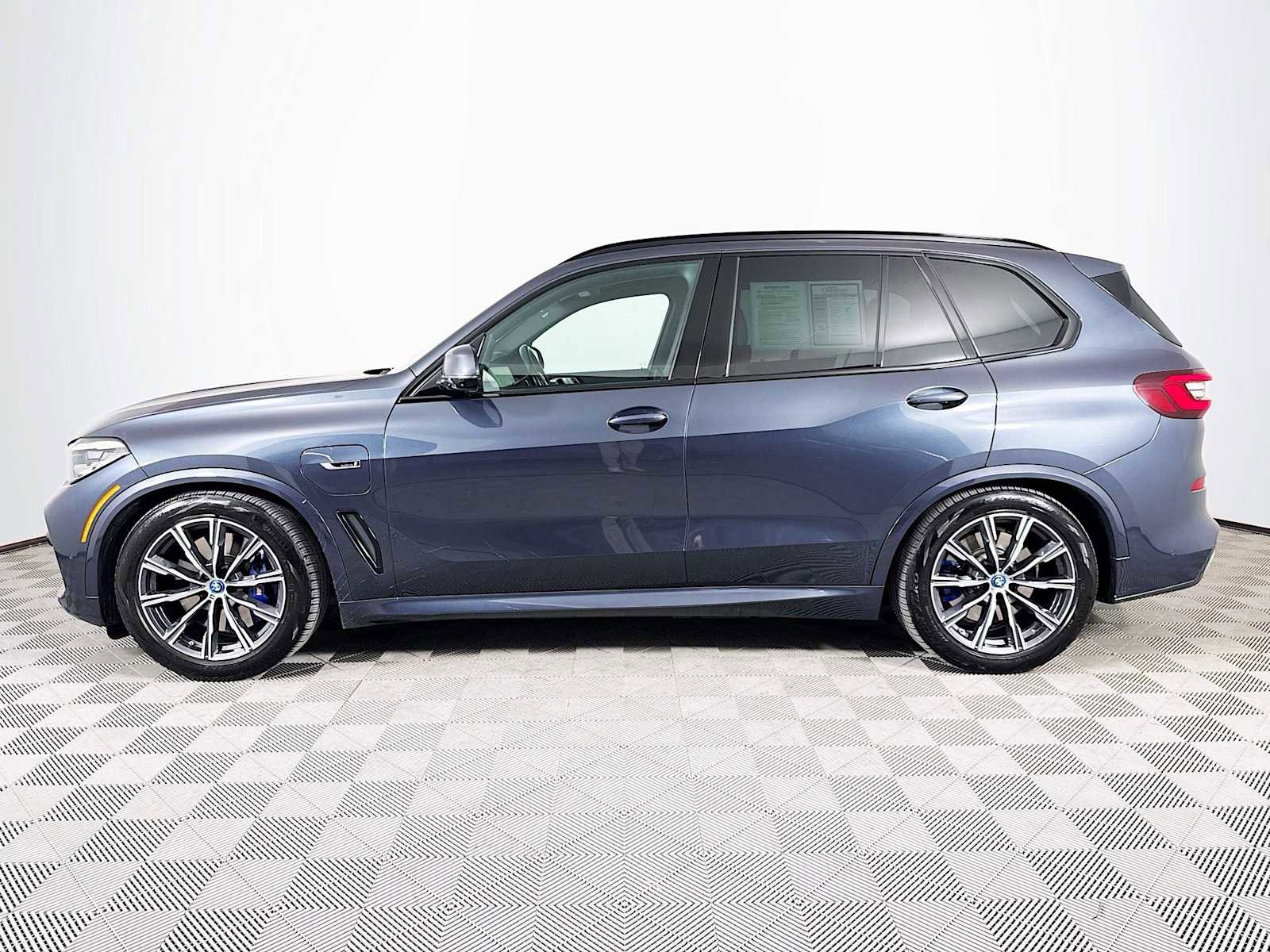 Used 2022 BMW X5 xDrive45e w/ M Sport Package image 8