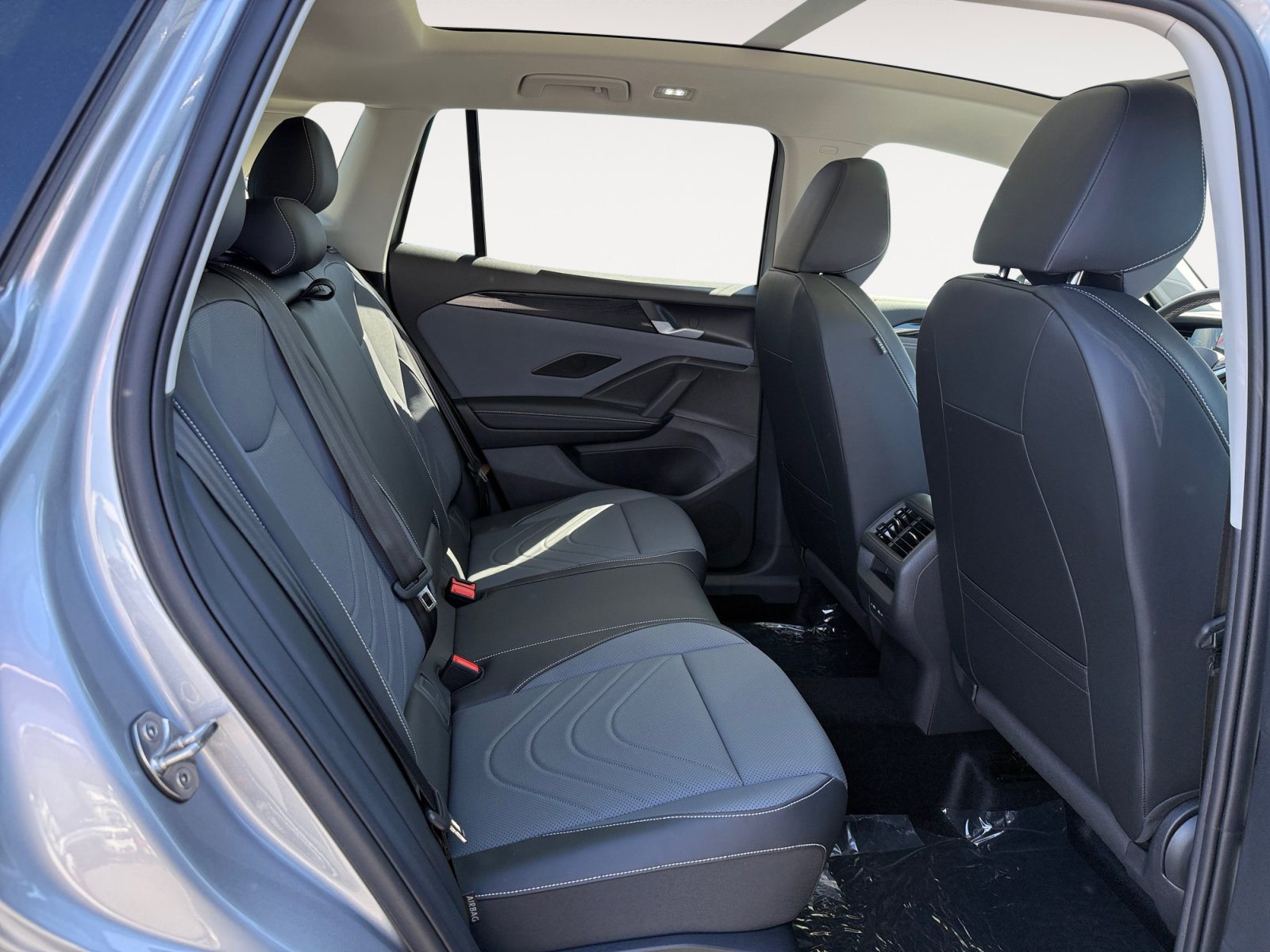 New 2026 Volkswagen Tiguan SE image 18