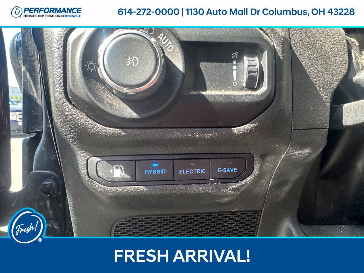 Used 2023 Jeep Wrangler Unlimited Sahara w/ Cold Weather Group AWD/4WD image 16