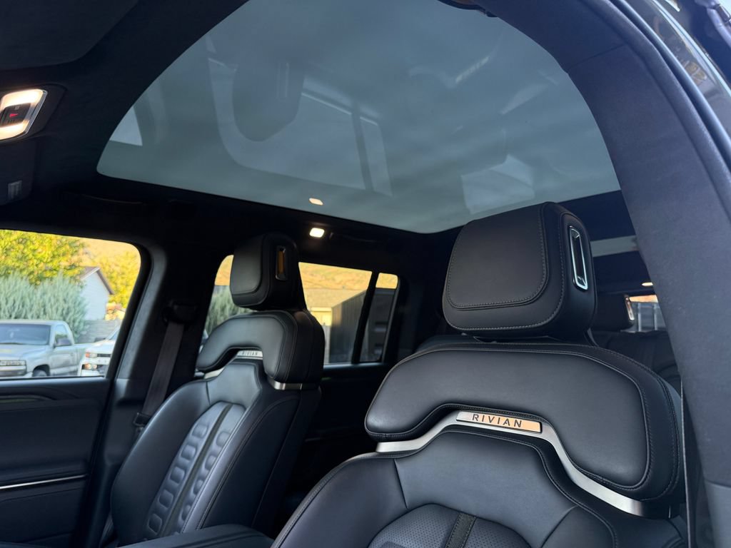 Used 2022 Rivian R1S Launch Edition Quad AWD/4WD image 23