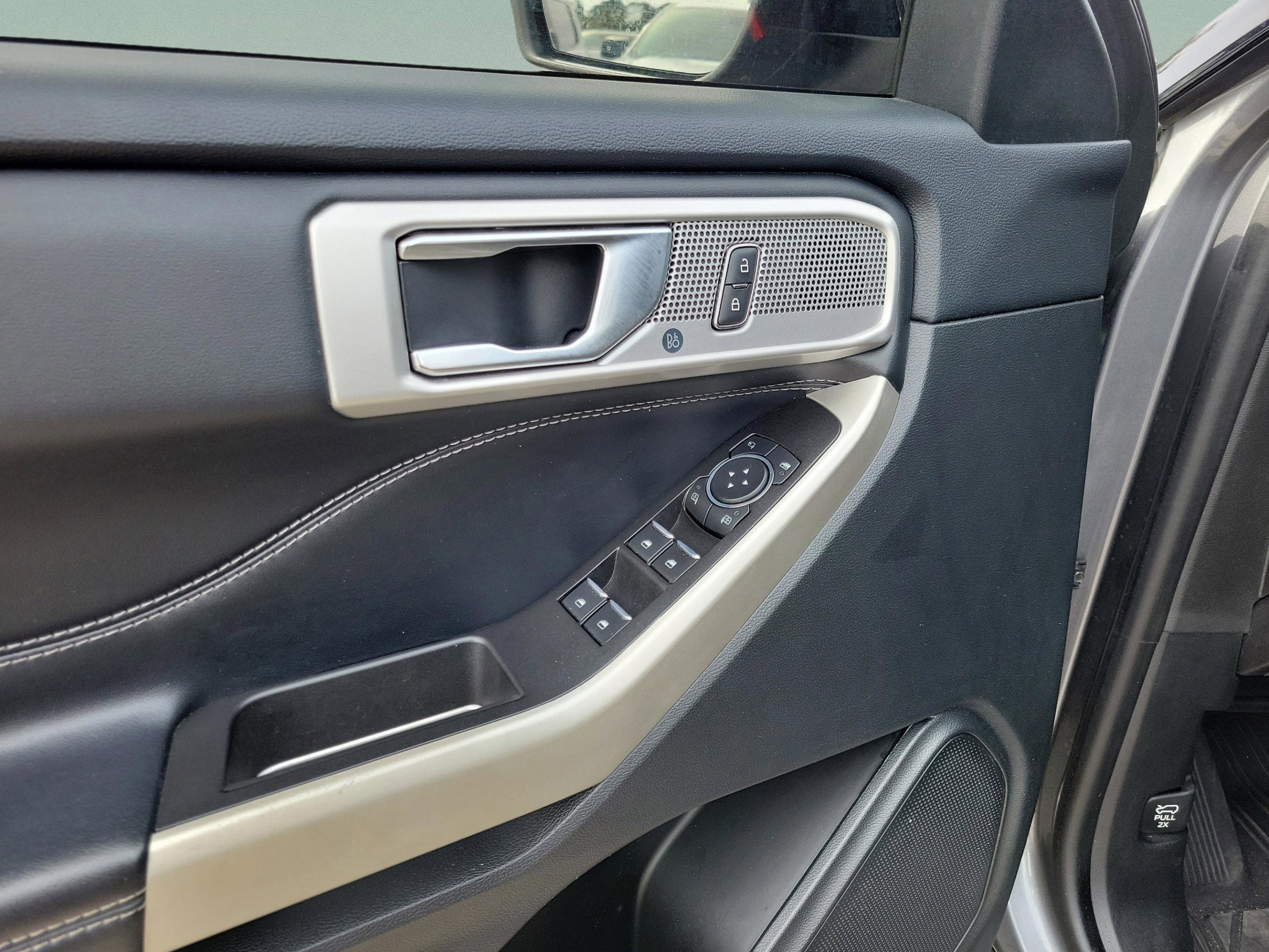 Certified 2022 Ford Explorer Limited image 6