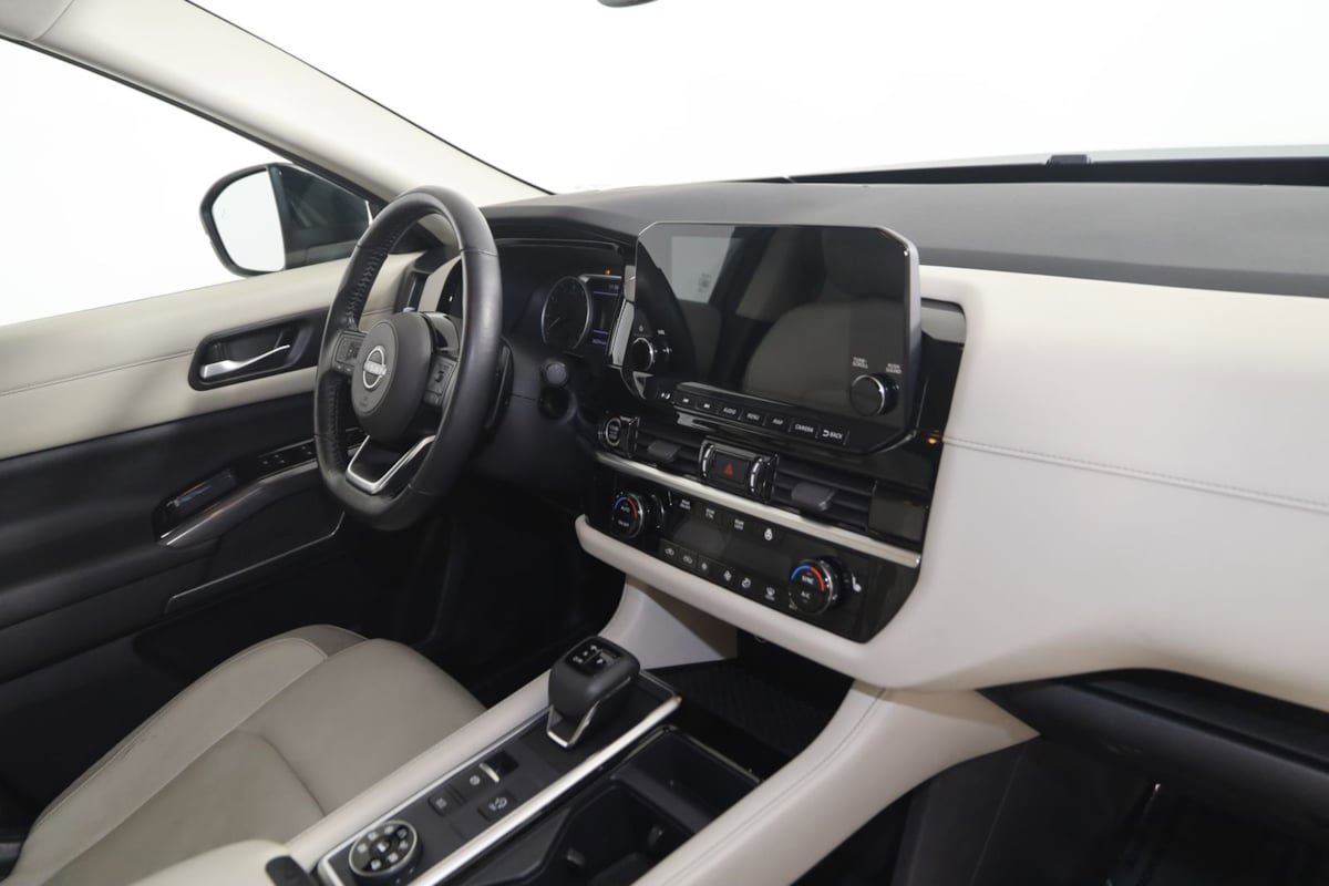 Used 2022 Nissan Pathfinder SL AWD/4WD image 42