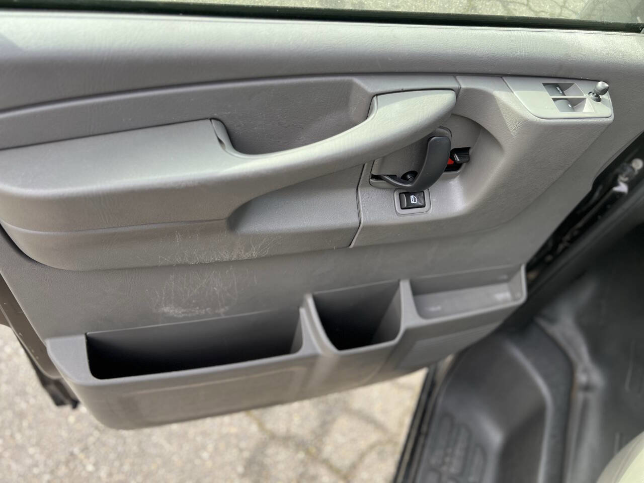 Used 2009 Chevrolet Express 3500 LS w/ Power Package image 18