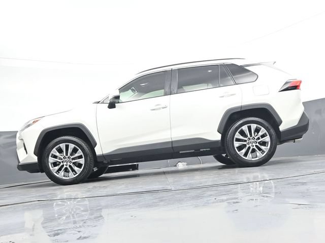 Used 2022 Toyota RAV4 XLE Premium AWD/4WD image 34