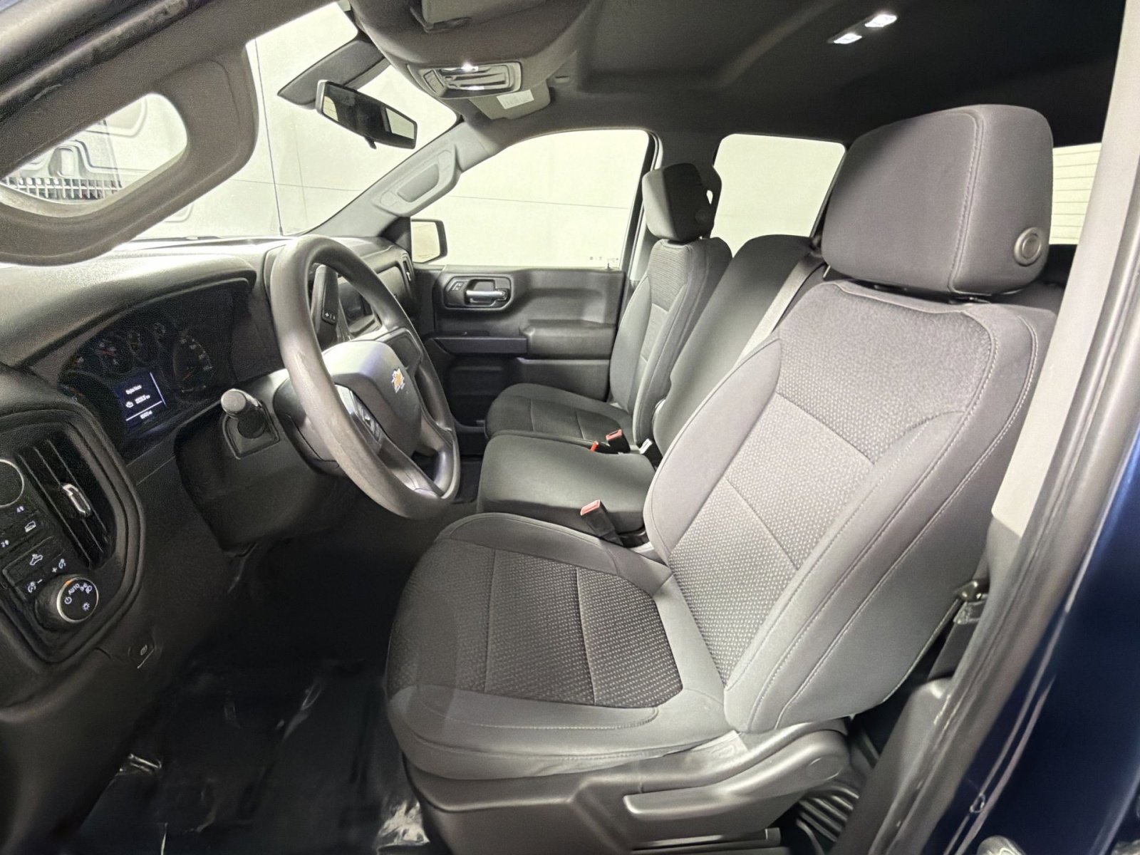 Used 2022 Chevrolet Silverado 1500 Custom image 13