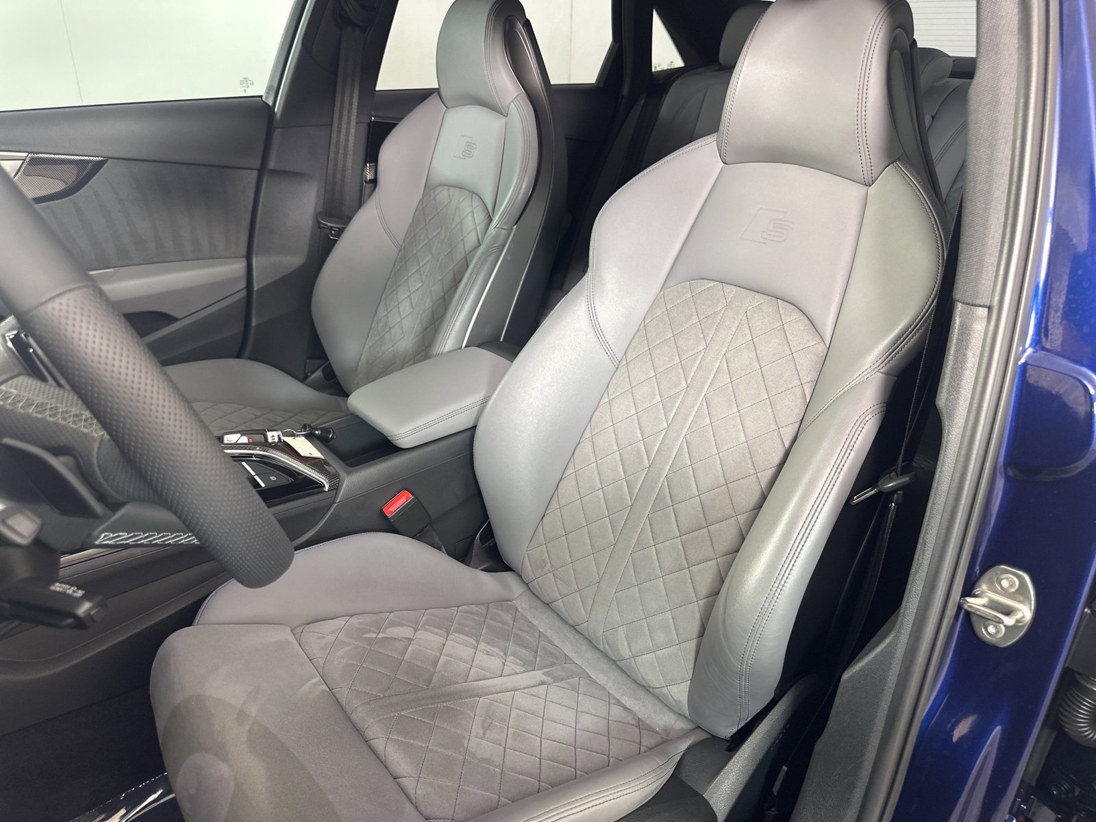 Used 2023 Audi S4 Premium w/ Convenience Package image 10