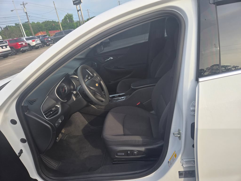 Used 2023 Chevrolet Malibu LT FWD image 6