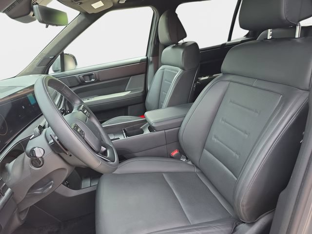 Used 2025 Hyundai Santa Fe Calligraphy AWD/4WD image 16