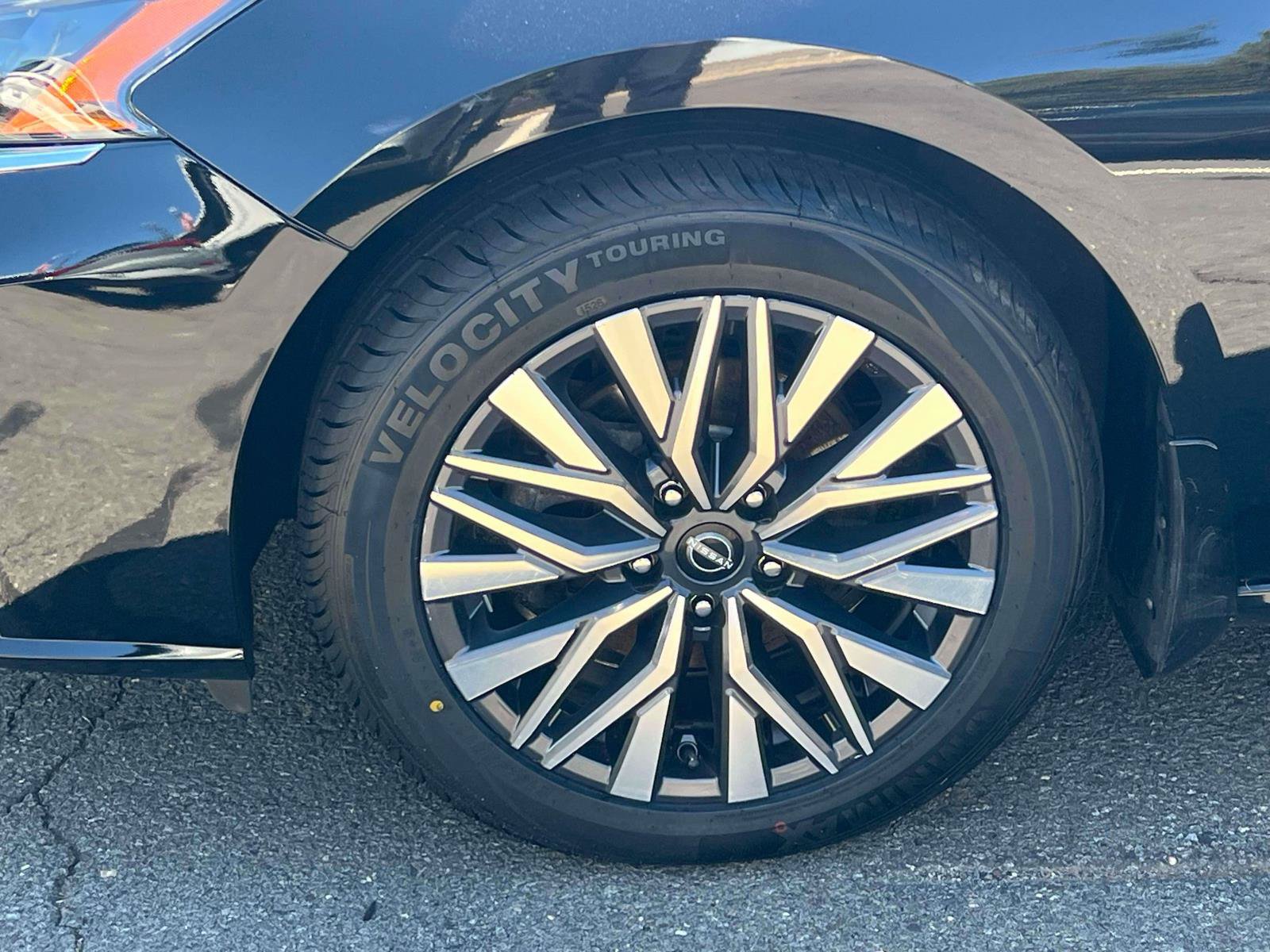 Used 2023 Nissan Altima 2.5 SV AWD/4WD image 6
