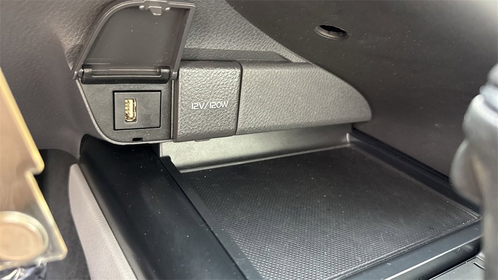 Used 2020 Toyota Camry SE image 54