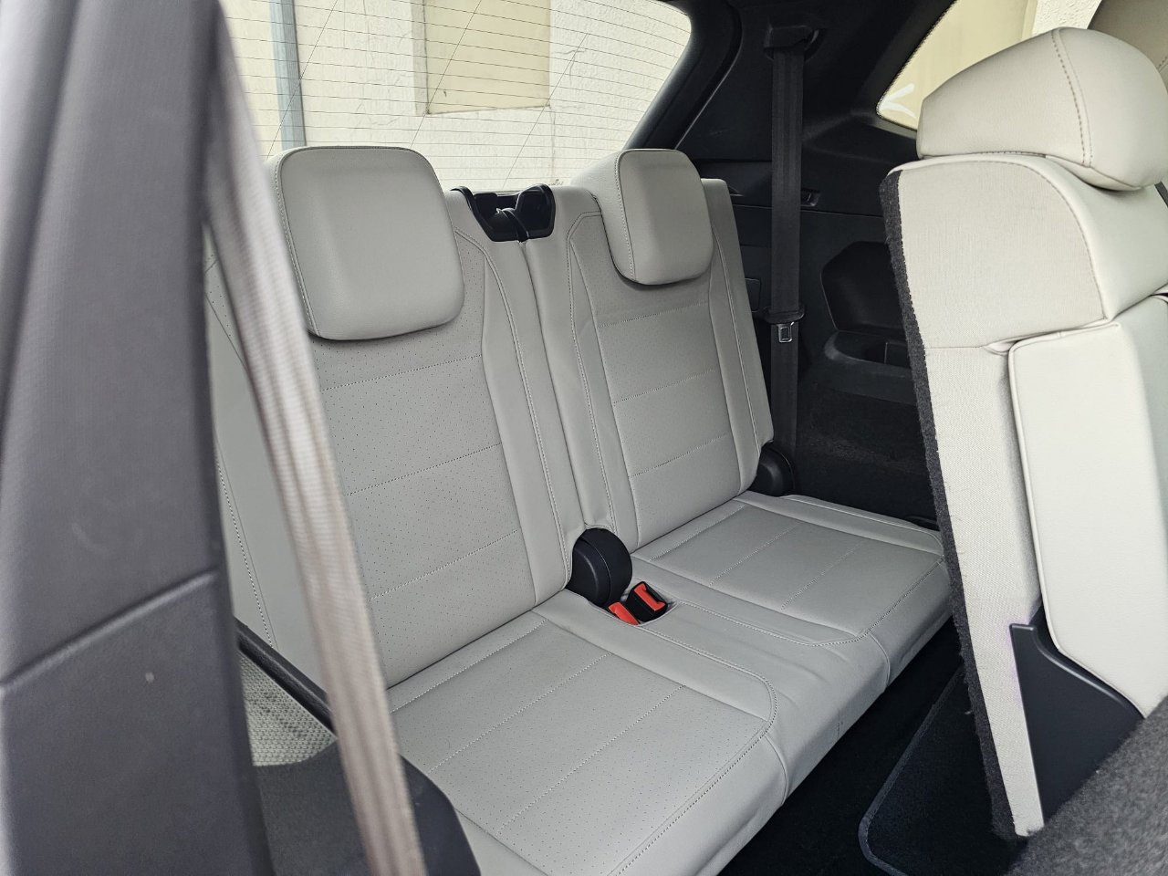 Used 2019 Volkswagen Tiguan SEL R-Line image 33