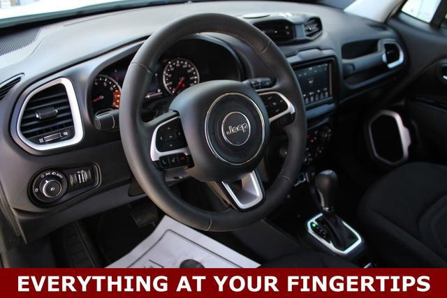 Used 2021 Jeep Renegade Latitude AWD/4WD image 2