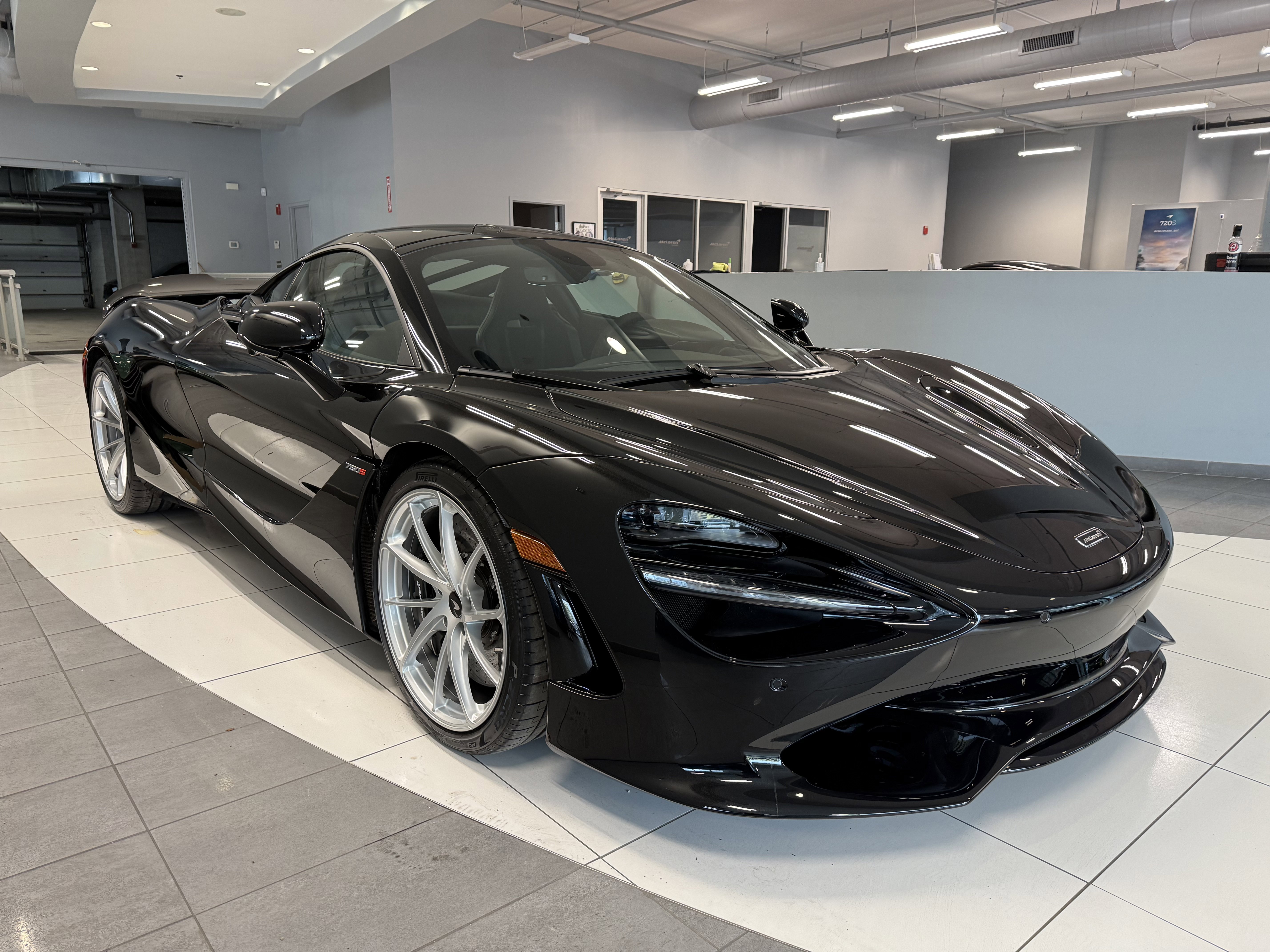 New 2026 McLaren 750S RWD image 5