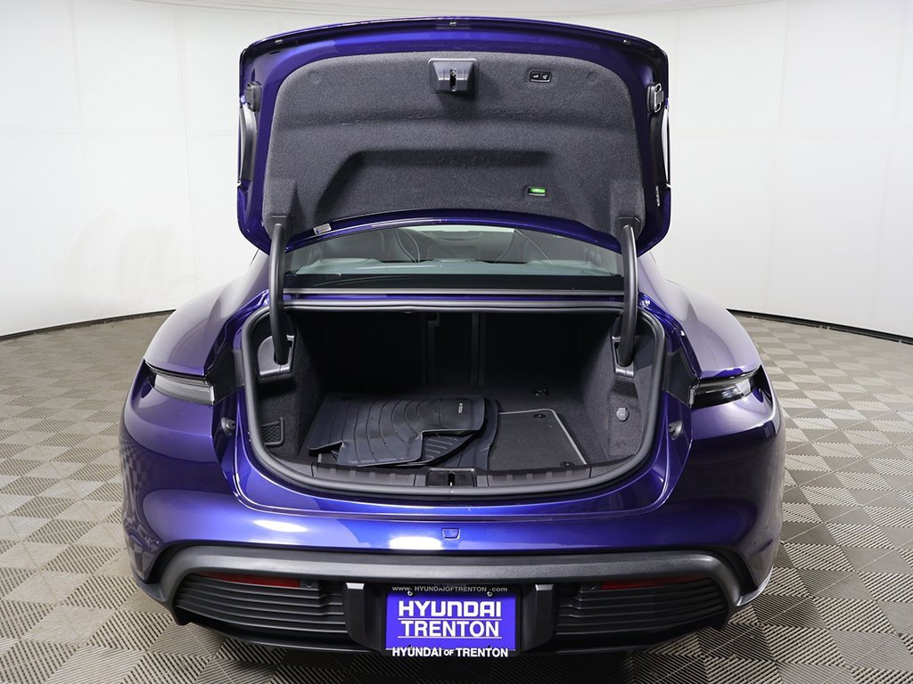 Used 2023 Porsche Taycan image 17