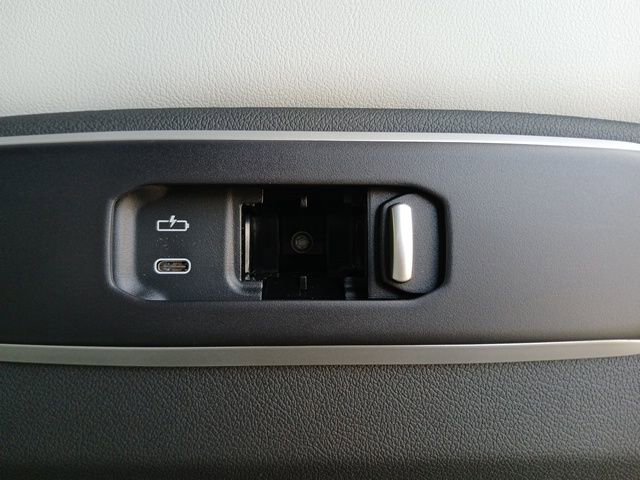 New 2026 BMW X5 sDrive40i image 15