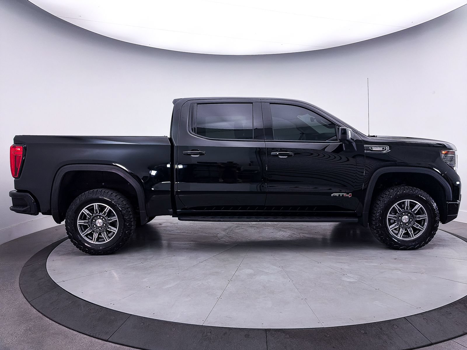 Used 2024 GMC Sierra 1500 AT4 w/ Technology Package AWD/4WD image 43