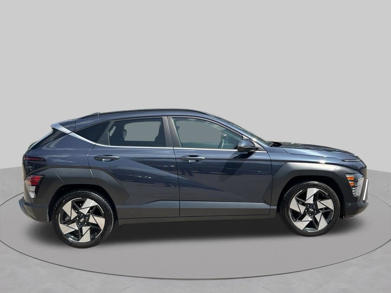 Used 2024 Hyundai Kona Limited FWD image 7