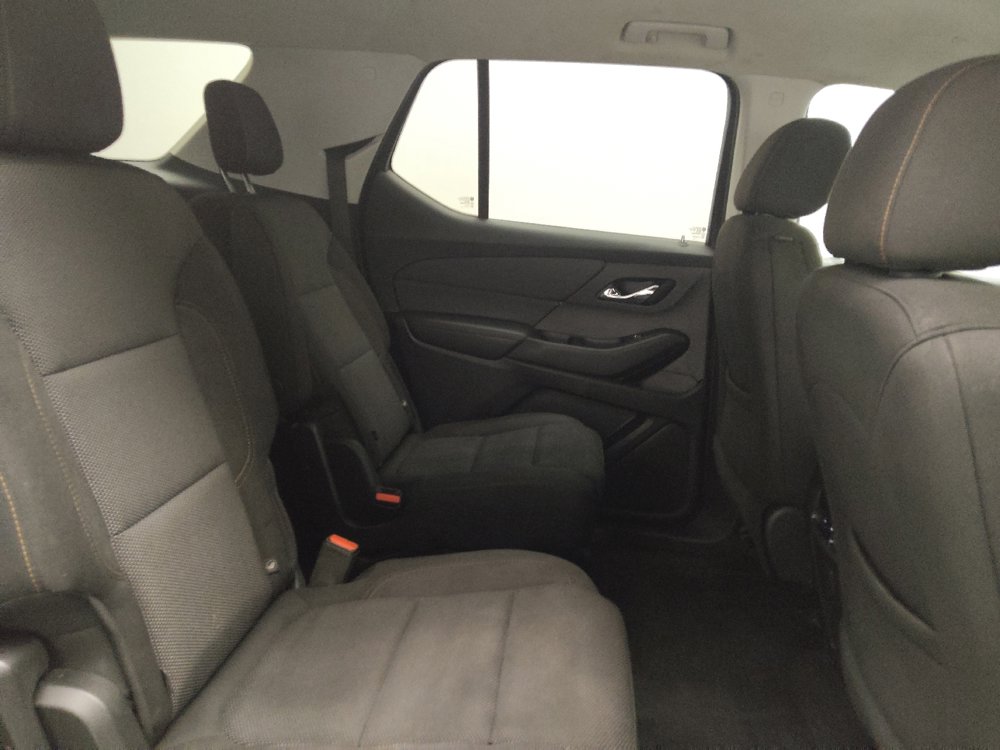 Used 2018 Chevrolet Traverse LT image 19