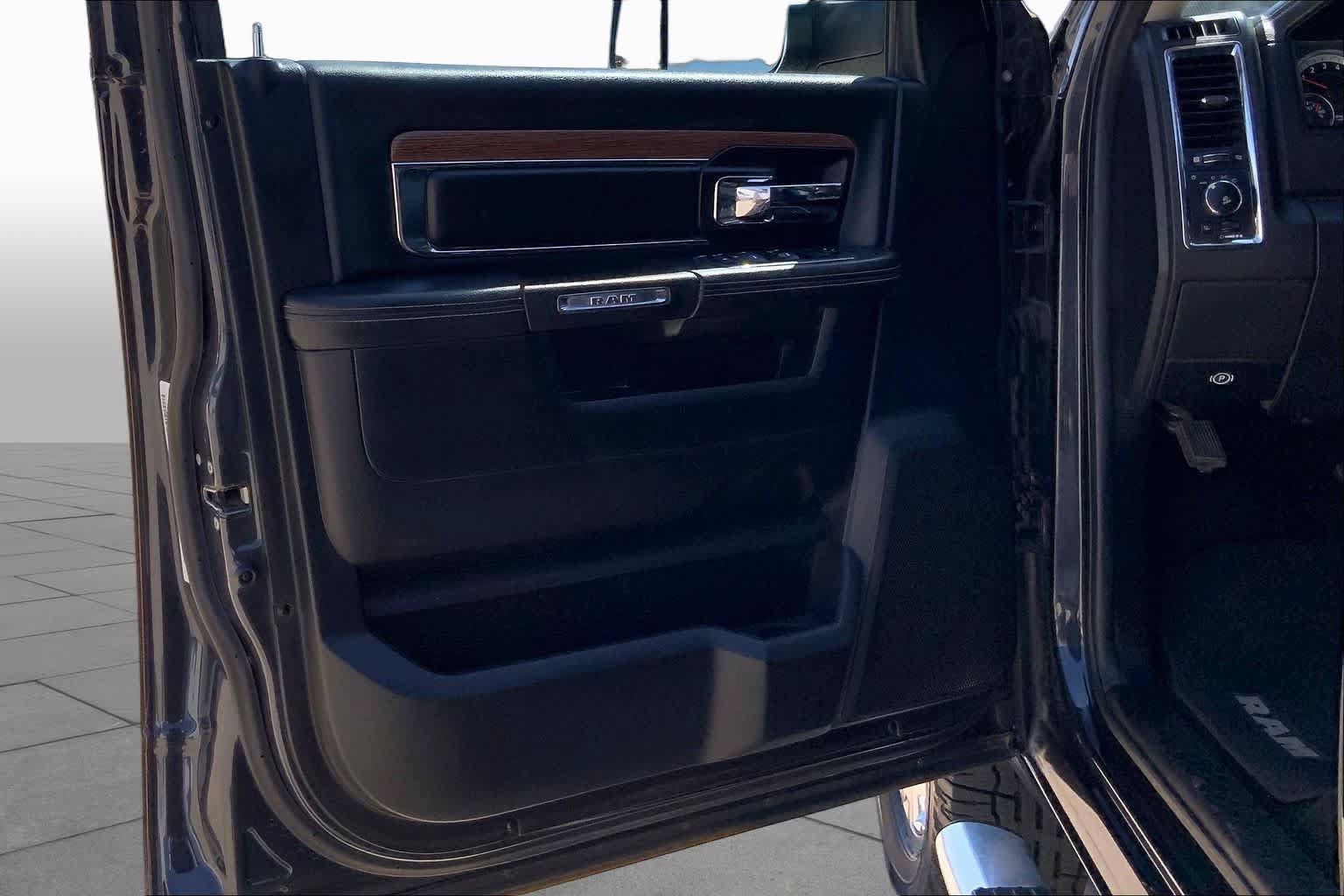 Used 2014 RAM 2500 Laramie w/ Convenience Group AWD/4WD image 22