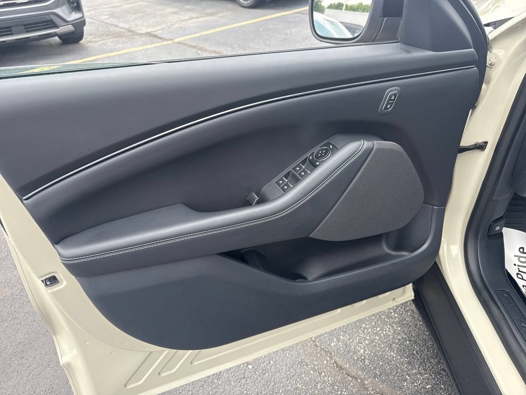 Used 2025 Ford Mustang Mach-E Select AWD/4WD image 26