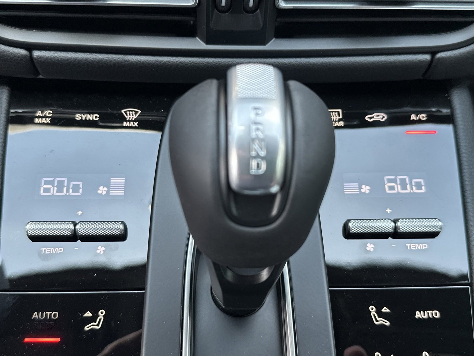 New 2025 Porsche Macan image 23