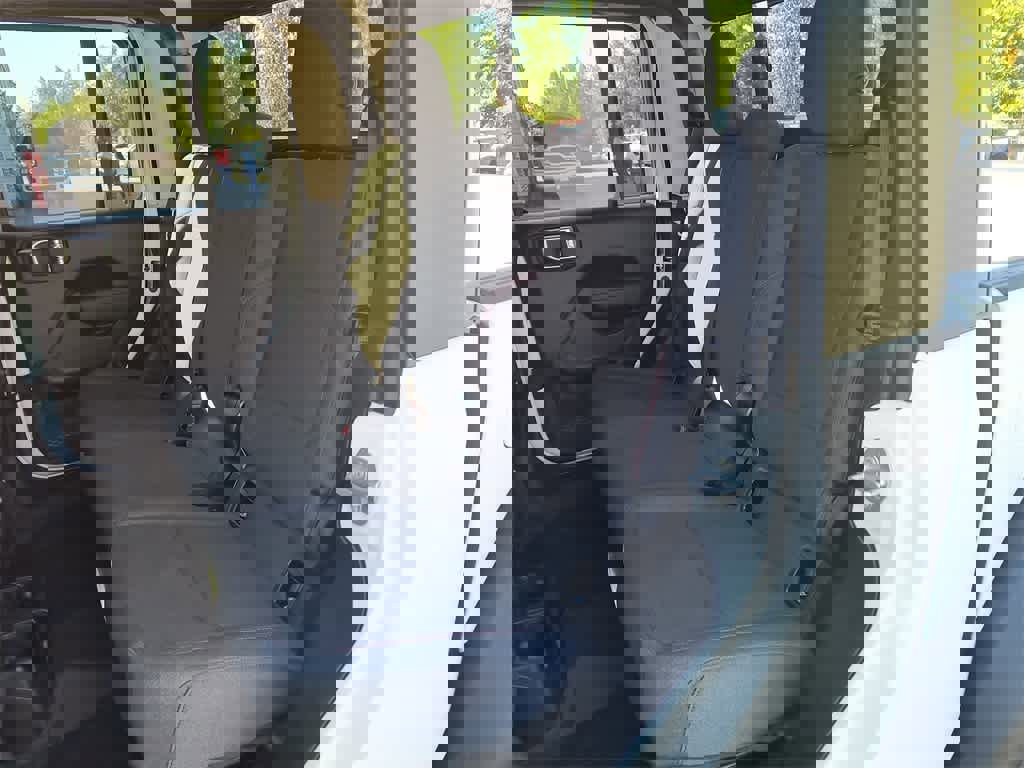 New 2025 Jeep Gladiator Rubicon w/ Convenience Group image 21