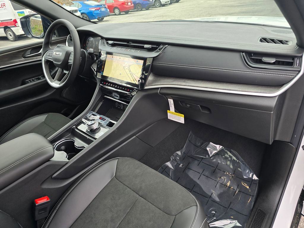 New 2026 Jeep Grand Cherokee Altitude AWD/4WD image 29