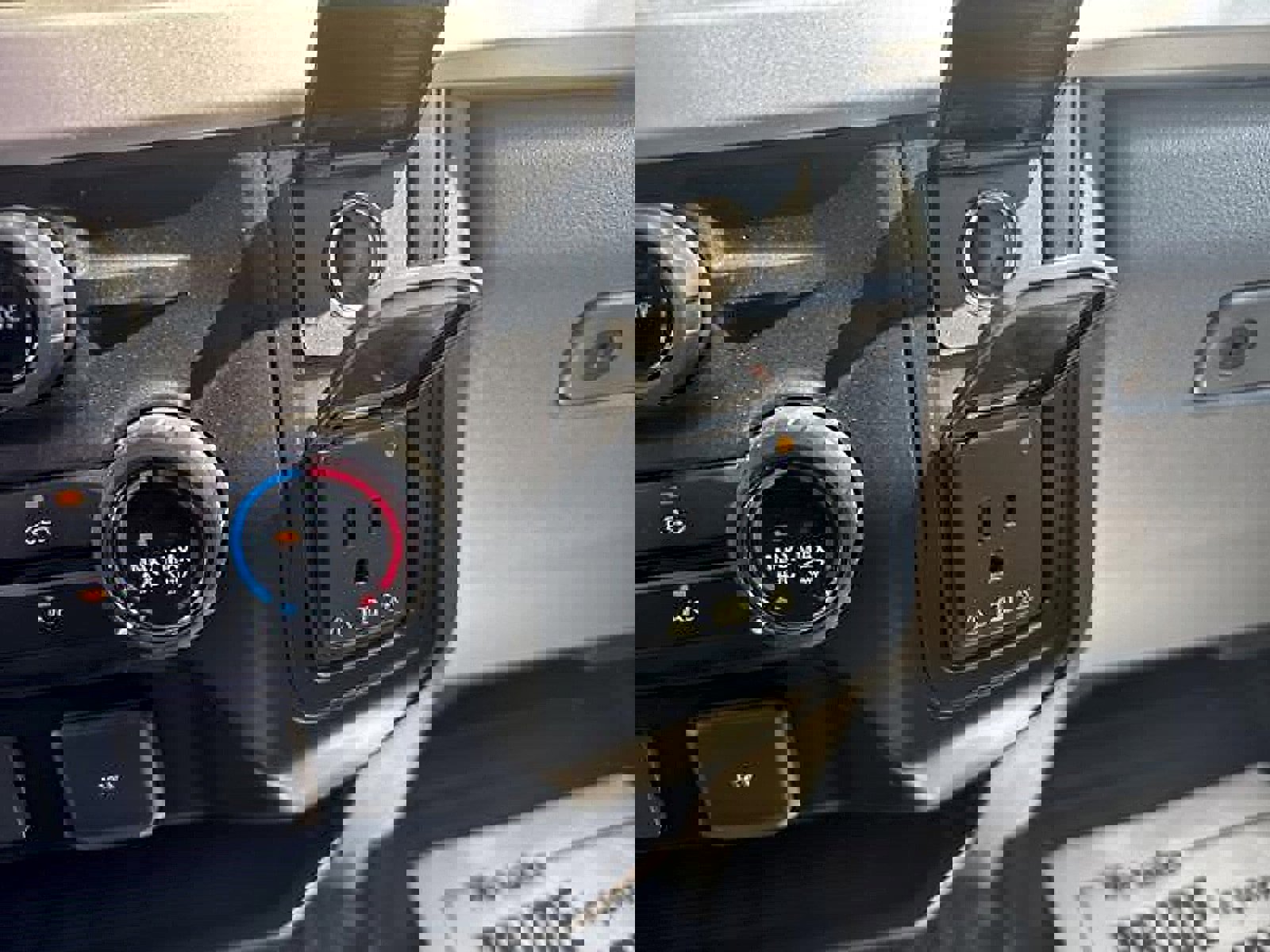 New 2025 Ford F350 XLT image 22