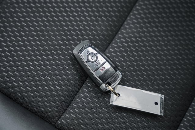 Used 2025 Ford Escape ST-Line image 45