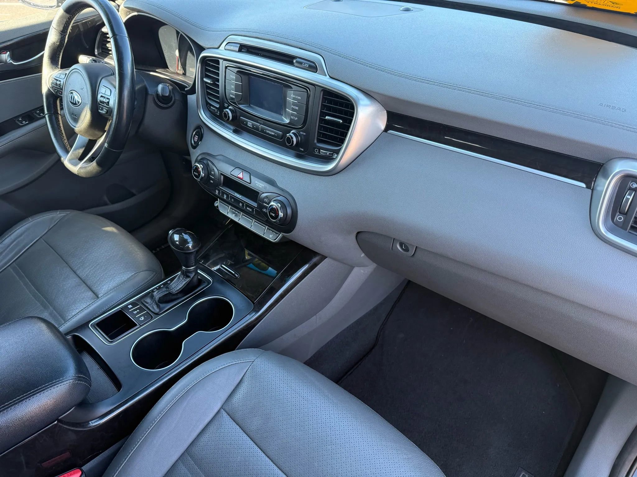 Used 2016 Kia Sorento EX w/ EX Premium Package image 13