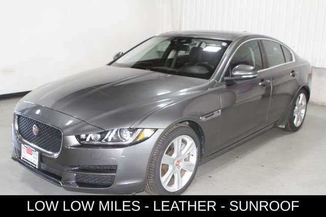 Used 2017 Jaguar XE Prestige RWD image 9