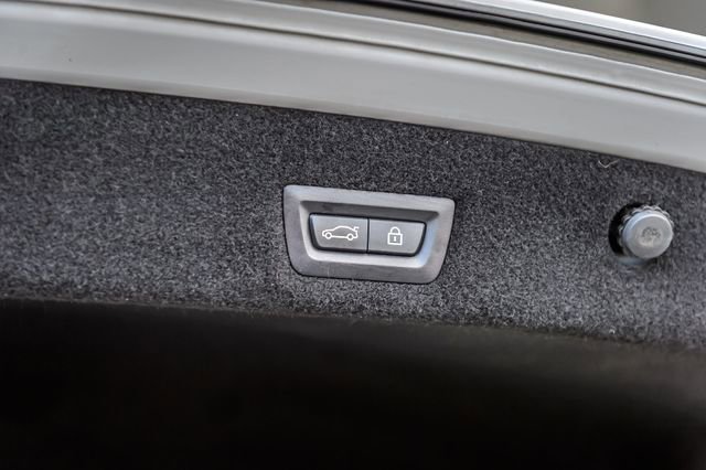 Used 2019 BMW 740i xDrive w/ Executive Package image 12