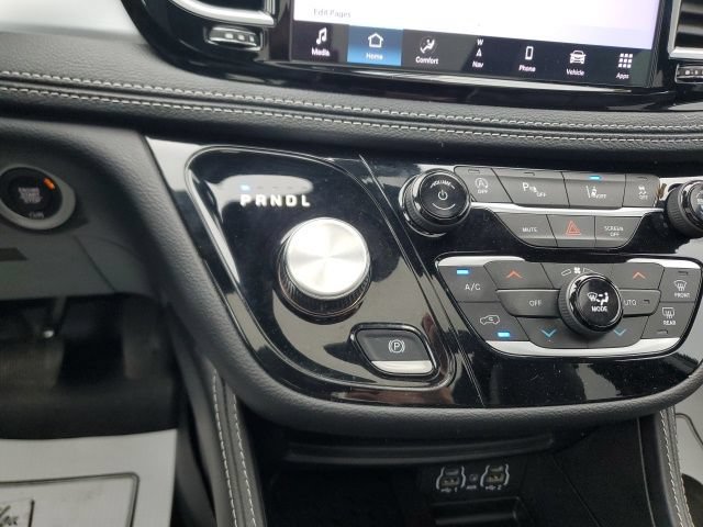 Used 2025 Chrysler Pacifica Limited AWD/4WD image 20